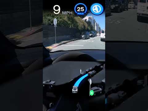 Tesla FSD impresses in narrow streets