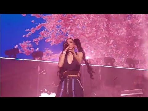 Nina Chuba - Sakura (Live) (The Hall, Zurich Switzerland, 04/05/2024)