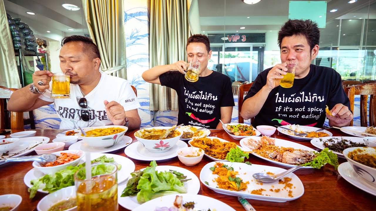 Spiciest THAI FOOD - Extreme Hot Curry + BEER SNOW in Bangkok, Thailand