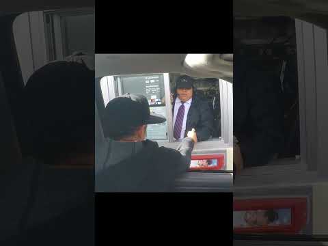 This Magician Is insane !! #magic #viral #shortsfeed