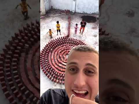 O maior efeito domino ja feito!
