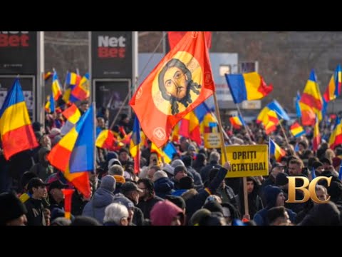 Urgent News: Tens of thousands protest in Romania’s capital against annulled presidential race"