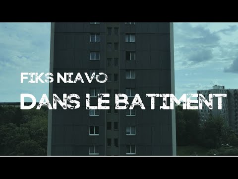 Fik's Niavo - Dans le bâtiment