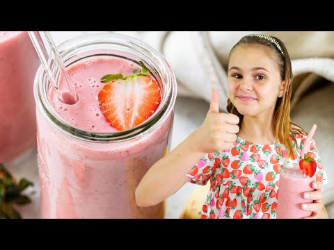The Luna's Kitchen | Healthy Strawberry Smoothie for Breakfast (5-Minute Quick & Creamy Drink)
