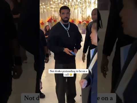 Drake Faking Being On The Phone... ☠️