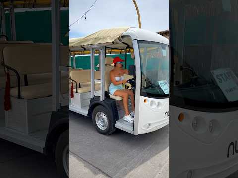 Moving in hand 👊🤣