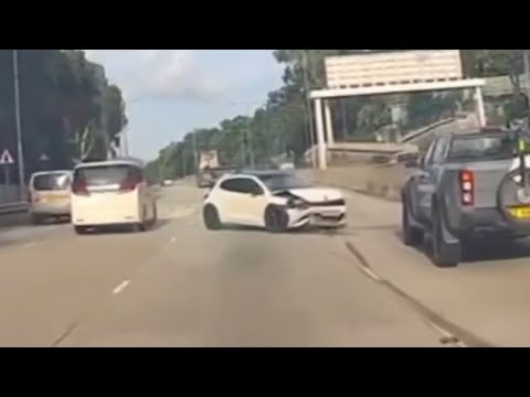 車CAM直擊 - 福鼠趕住去炒  🤭 左穿右插揸咁快 你都係想咁姐