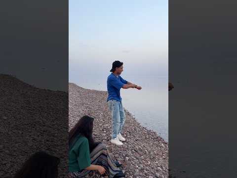رمت السمك تاني في البحر 😂
