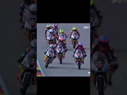 edian tercecer di urutan 13, veda lewati 12 pembalap di depannya dgn sangat mudah. Jerman race 2
