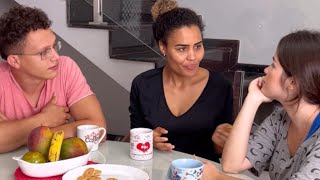 Mulher oferece ajuda para vizinha e veja