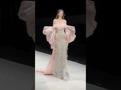 Stylish Ramp Walk l Beautiful Dresses l #bollywood #shorts  #viralvideo #rampwalk #fashiontrends