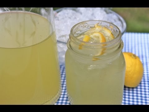 Easy Homemade Lemonade Recipe - Old Fashioned