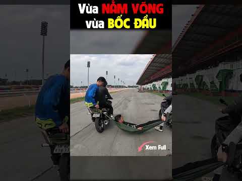 Racing Boy Vừa Nằm Võng vừa BỐC ĐẦU #shorts