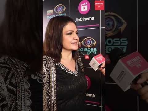 Pooja on dad Mahesh Bhatt hugging Manisha Rani in Bigg Boss OTT 2