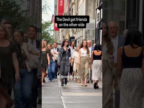 The devil got friends on the other side 😈 Hathaway led a stylish entourage of extras through NYC