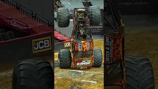 Brandan Tulachka has the skills challenge figured out! #MonsterJam #MonsterTrucks