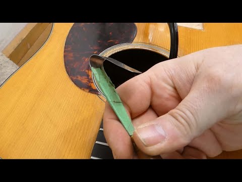 1940 Martin D-18 gets the hook