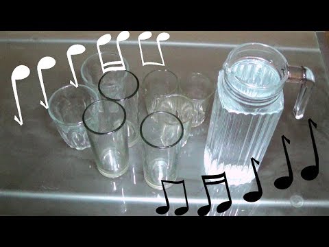 Música con vasos y agua