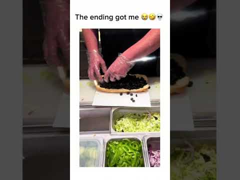 Bro forgot the black olives 💀#relatablememes #memeviral #memeshort credit: TT/bananzee