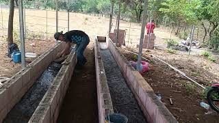 Trabajando en los comederos