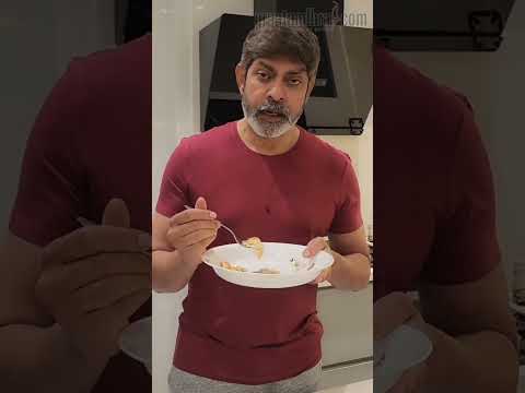 Jagapathi Babu Making Omlet | Telugu Celebrity Cooking |