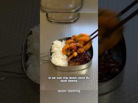 Người bà này đã làm một hộp cơm để gửi cho con trai của mình 🙄