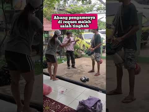 PENGAMENNYA SALAH TINGKAH DI REQUIS MBANYA #shortvideo #pengamen #penyanyi