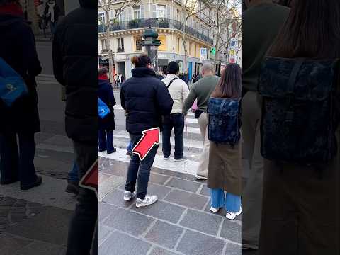 Il volé le téléphone d’un aveugle 🧑🦯