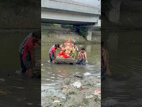 भगवान आपसे जरुल बदला लेगा 💔😭#humanity #respect #helping#trending #viralvideo #youtubeshort