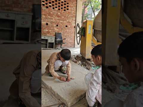 দেখুন ছোট বাচ্চাটি ইসরাইলদের ধ্বংস করার জন্য বোমা বানাচ্ছে। #emotional #shorts #viralvideo