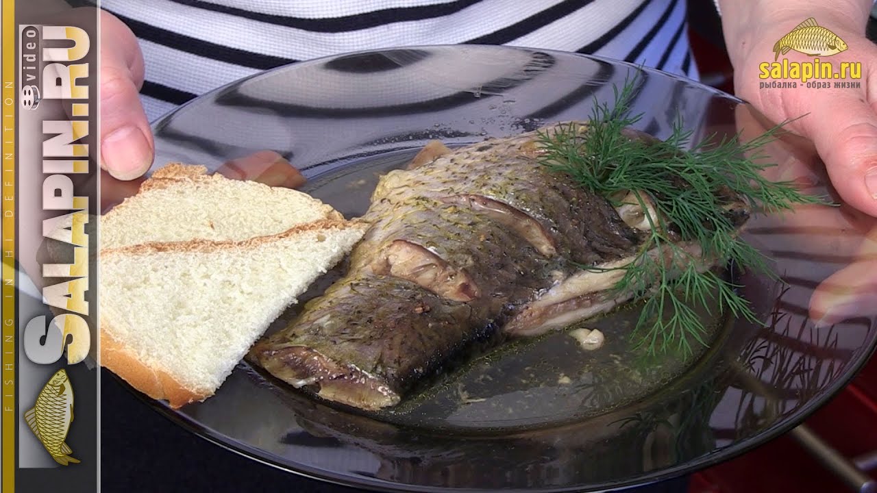 Запеченный карп (с зеленью)
