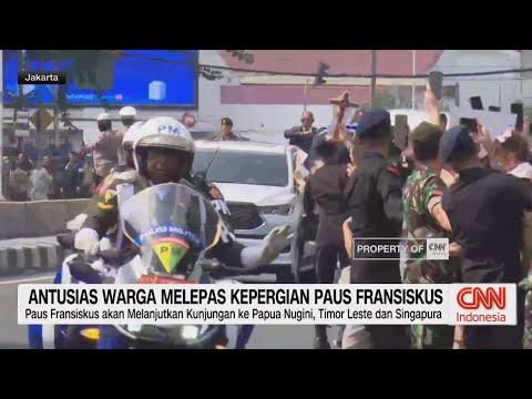 Antusias Warga Melepas Kepergian Paus Fransiskus