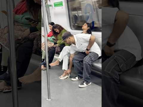 Very funny video in metro 😂😂😂😂😁#viral #trending #video