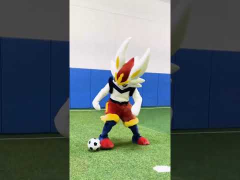 सिंडरएस के कमाल के फ़ुटबॉल स्किल्स! #Pokémon #PokémonHindi #Shorts