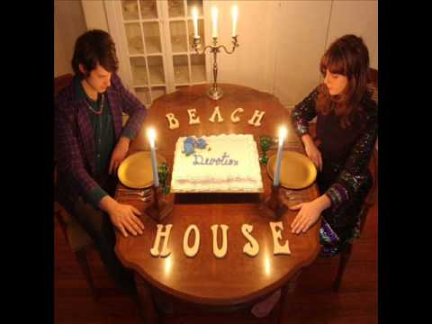 Some Things Last A Long Time de Beach House Letra y Video