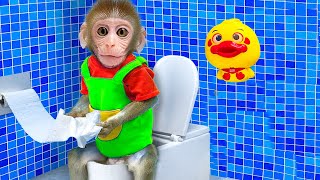 Monkey Baby BinBon oes to the toilet & takes a bath with the baby in the bathtub -Animal Islands