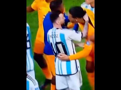 Messi Grabs Their Necks 😈