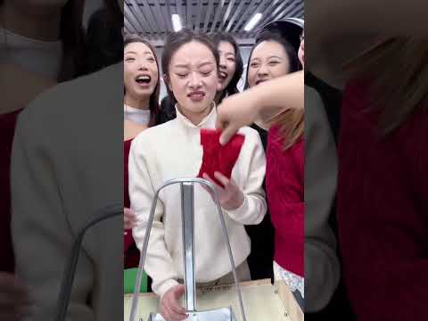 How much you shovel, how much you get Funny office: How much you shovel, how much you get Midea