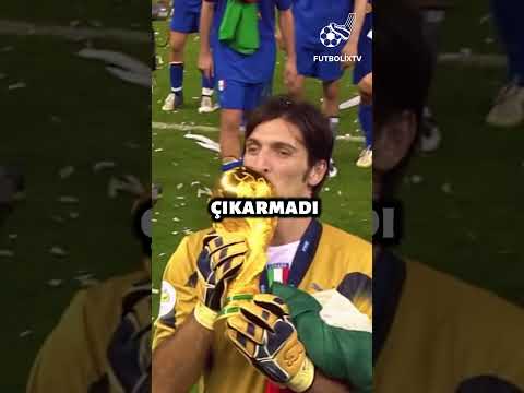 Gianluigi Buffon Eldivenleri Yırtılmasına Rağmen Neden Devam Etti? 😨