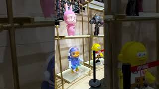 Pop Mart GIANT Limited Addition Statues!
