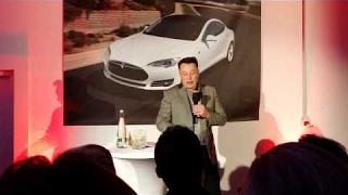 Elon Musk in München - Tesla