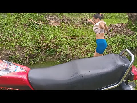 kegiatanku hari ini I beginilah caraku nyuci motor di kebun