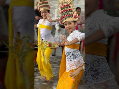 Mesya Nari Rejang Dewa Di Rumah Baru Pelatihnya