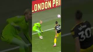 HAJA INSISTÊNCIA!!! 😅 Šeško diminuiu para o Man United após TRÊS TENTATIVAS! #shorts