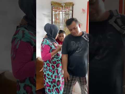 Pura pura tidak tau istri nya selingkuh