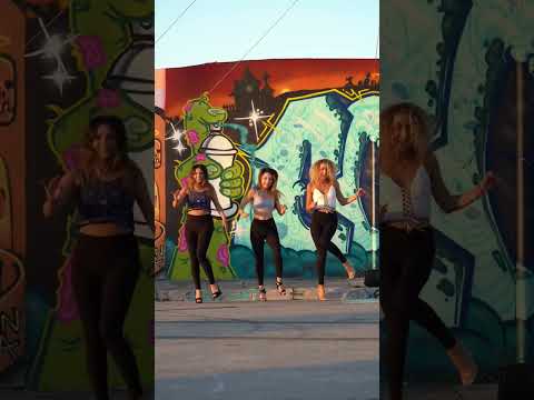 ๐ X 3 #shuffledance #dancinginheels #heels #dance #wynwood #danceshorts #dancersofyoutube #dance