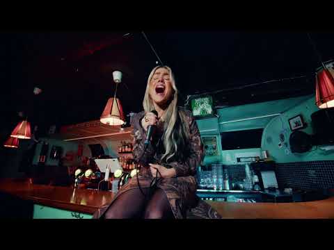 Julie Bergan - Kiss Me Better (Official Live Video)