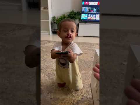 صار يتكلم ويقول اعطيني 🫶🏻❤️#مروان #مشيع #shorts #يوميات #شفا