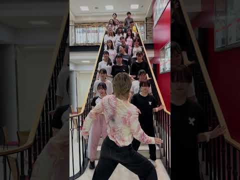 踊る人達