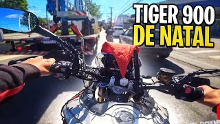 TIGER 900 COM PISCA PISCA NA RUA